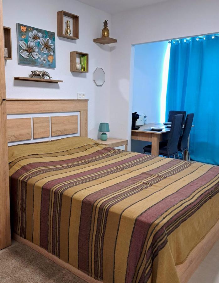 Apartament Comfortable Studio With Sea View Benidorm Zewnętrze zdjęcie
