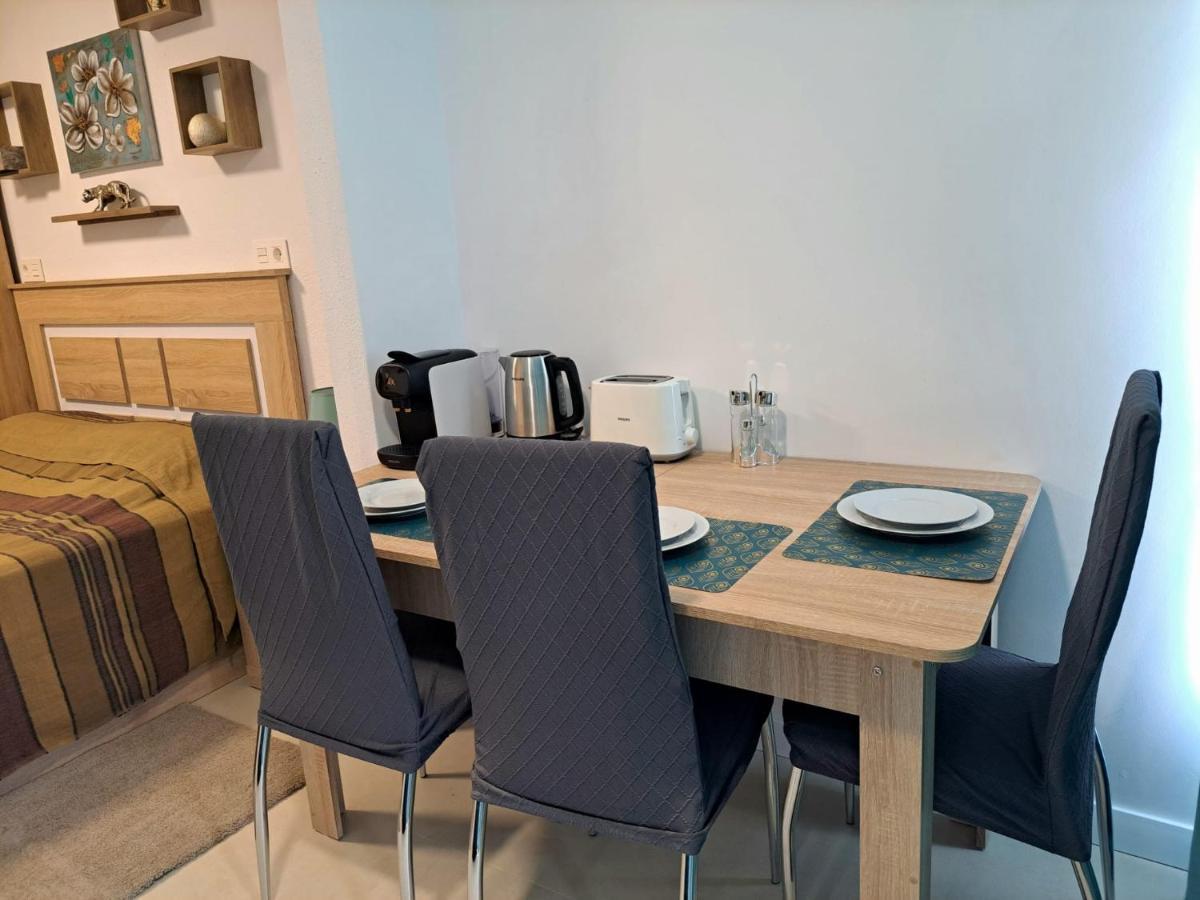 Apartament Comfortable Studio With Sea View Benidorm Zewnętrze zdjęcie